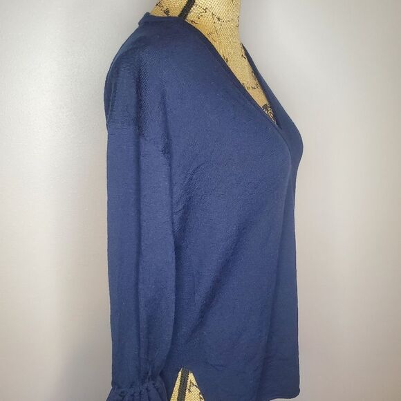 J Crew V- Neck 100% Merino Wool Sweater in Size S - Picture 8 of 12